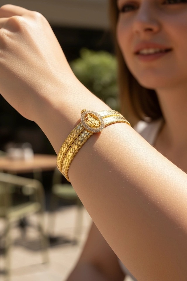 Altın Burgu Model Kelepçe Bilezik 22 Ayar Görünümlü Şık Tasarım