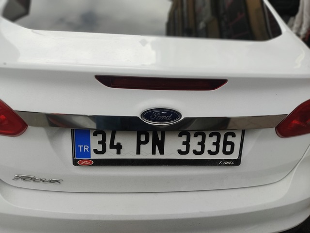 Ford Focus 3 Sedan 2012 2017 Bagaj Çıtası Paslanmaz Çelik Krom