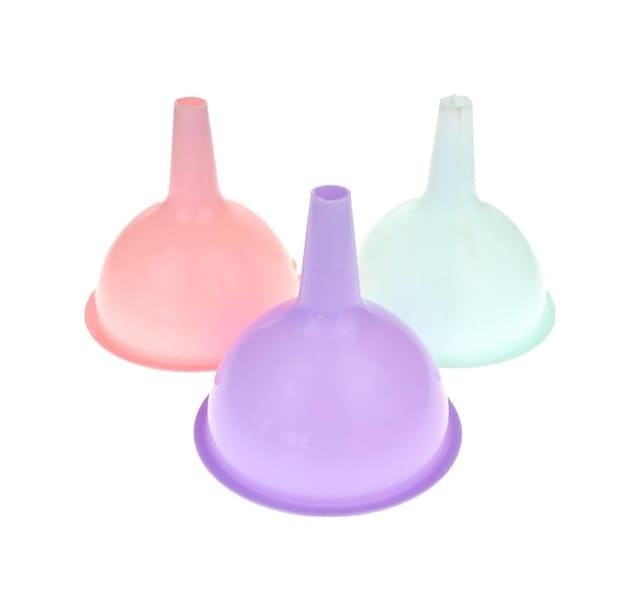Benim Marifetlerim - Karışık Renkli Huni No 5 En:22 Cm Boy:25 Cm