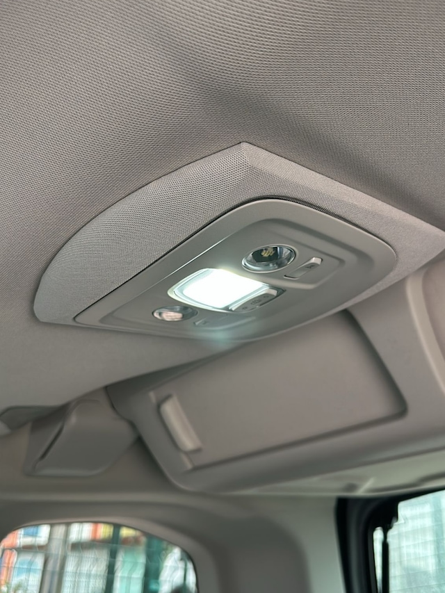 Rifter-berlingo-proace-doblo Cam Tavana Entegre Saklama Gözü Sökü