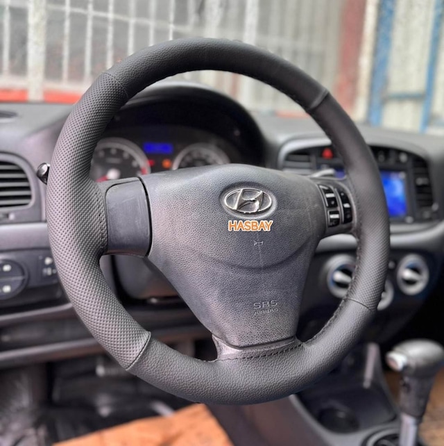 Dikişli Direksiyon Kılıfı Nokta / Siyah Deri Siyah Dikişli Hyundai Accent Era İçin Renkli