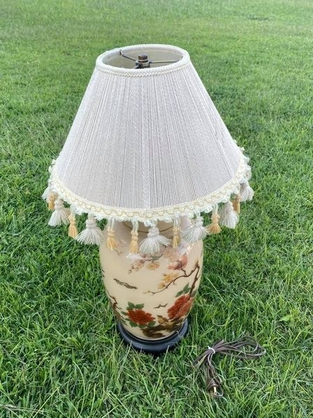 Gül Motifli Antika Porselen Abajur 70 CM Teşhir Ürün