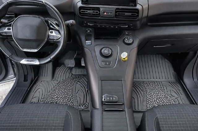 Rizline Premium Peugeot Rifter 2019 Sonrası Uyumluhavuzlu Paspas Katlanabilir Ön Yolcu Koltuğu