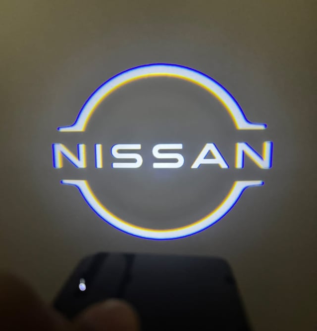 Yeni Nissan Araçlar İçin Mesafe Sensörlü Fotoselli Pilli Yapıştırmalı Kapı Altı Led Logo
