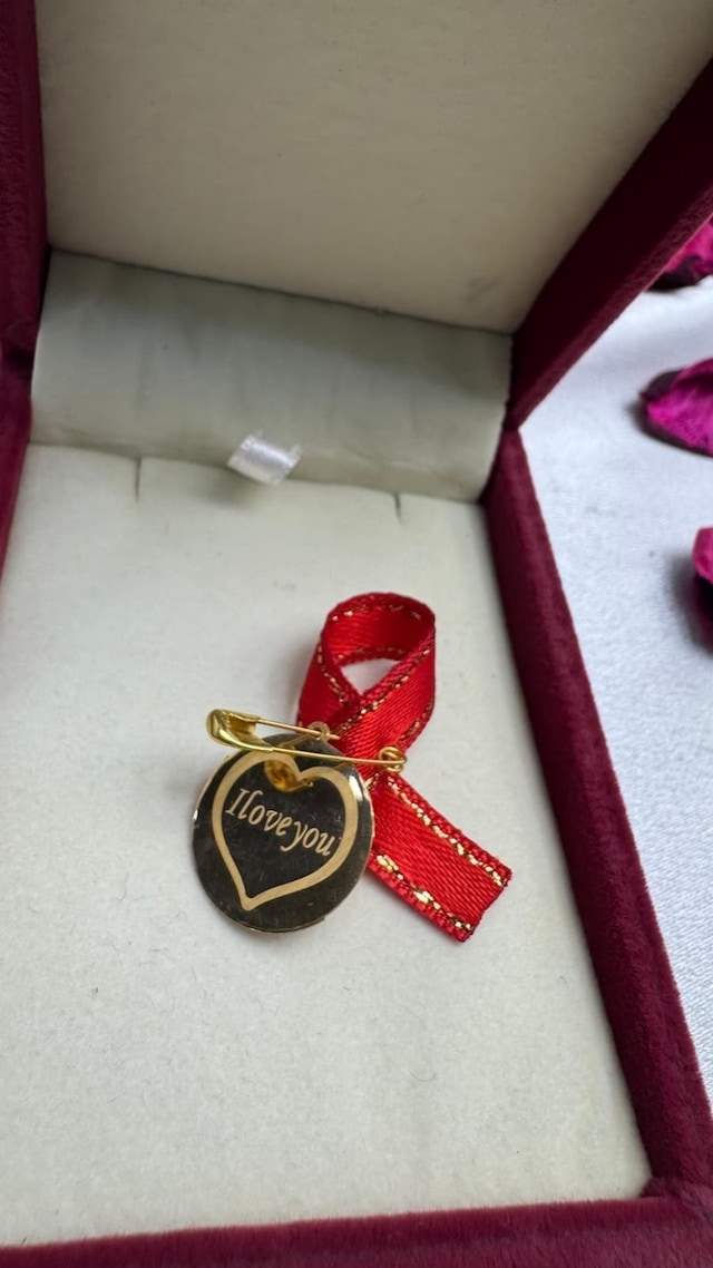 0,9 Gr 22 Ayar Altın İ Love You Yazılı Kalp Plaka Hediyelik Altın Damgalı Faturalı Açıklamayı Okuyun