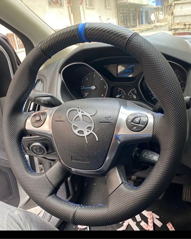 Ford Focus 3 Araca Özel Direksiyon Kılıfı Noktalı Karbon Yüzüklü Siyah