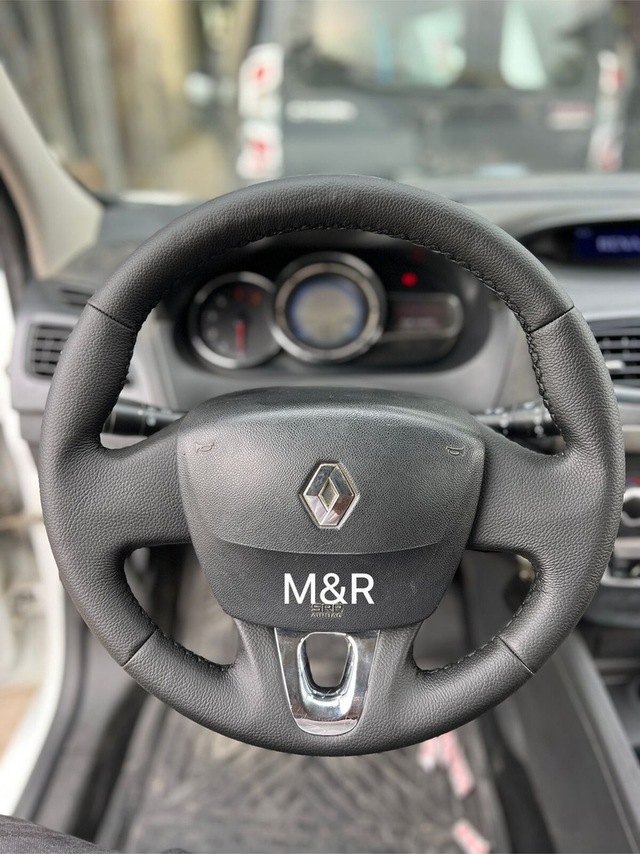 Fluence Nikelajlı Tuşsuz Kaplama Deri Direksiyon Kılıfı Siyah