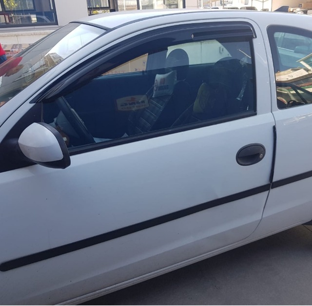 Corsa C Van Mügen Cam Rüzgarlığı 2000-2006 Arası Ön İki Camlar