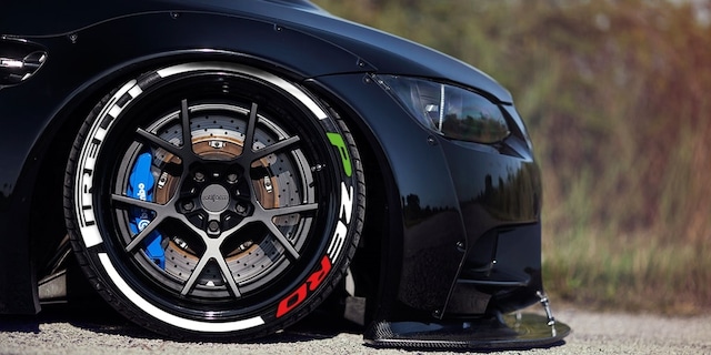 Lastik Yazısı Pirelli P Zero + Kuyruk Beyaz