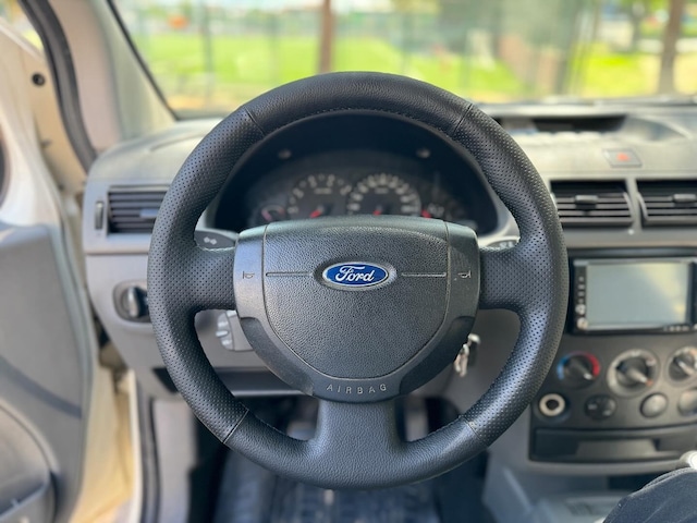 Ford Fiesta 2003-2010 Araca Özel Direksiyon Kılıfı Bombeli Araça