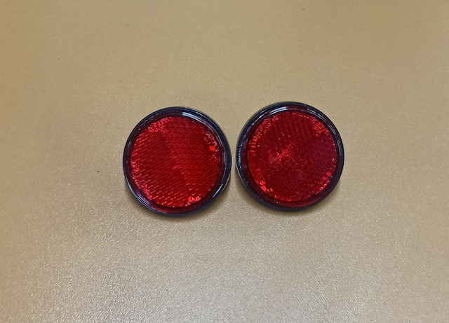 Yuvarlak Reflektör Kırmızı Renk 6mm Vidalı 2 Adet