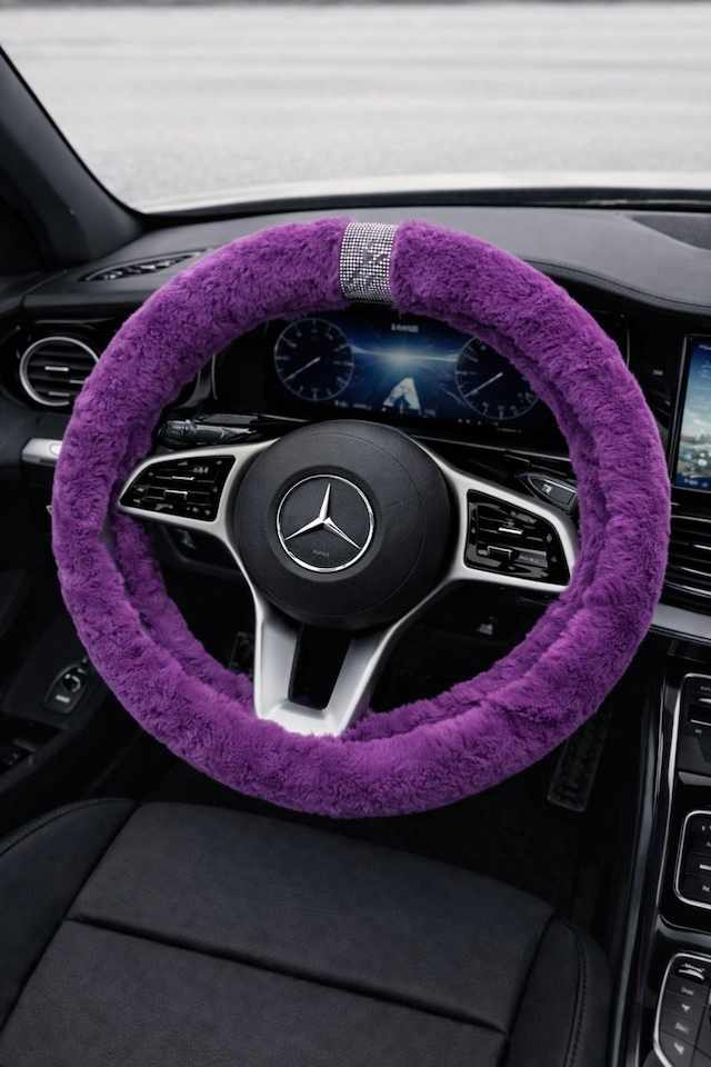 Kadınlara Özel Mor Geçme Peluş Direksiyon Kılıfı
