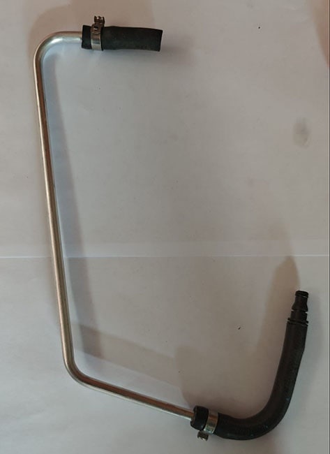 Mercedes C-serisi W203 Radyatör Yedek Su Depo Hortumu Kalorifer Oem A2035010025