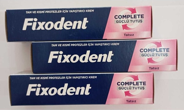 Complete Diş Protez Yapıştırıcı Krem Aroması 47 Gr X 3 Adet