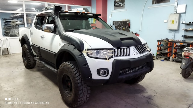Mitsubishi L200 2007-2014 Fiber Civata Görünümlü Dodik Seti 4 Prç