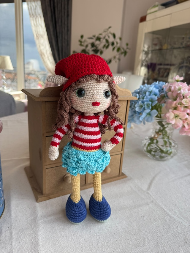 Kırmızı Şapkalı Elf Kız Bebek 30 Cm