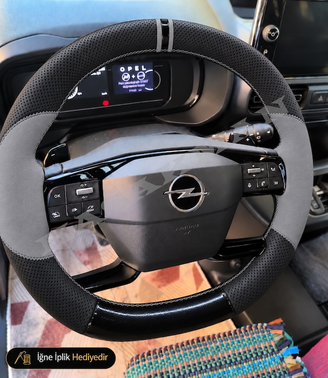 Opel Mokka Dikme Direksiyon Kılıfı Delikli Deri Parlak Siyah Gri Detay Çift Yüzük Ve Dikiş Mokka-e Dâhil-elegance-gs 2021-2026
