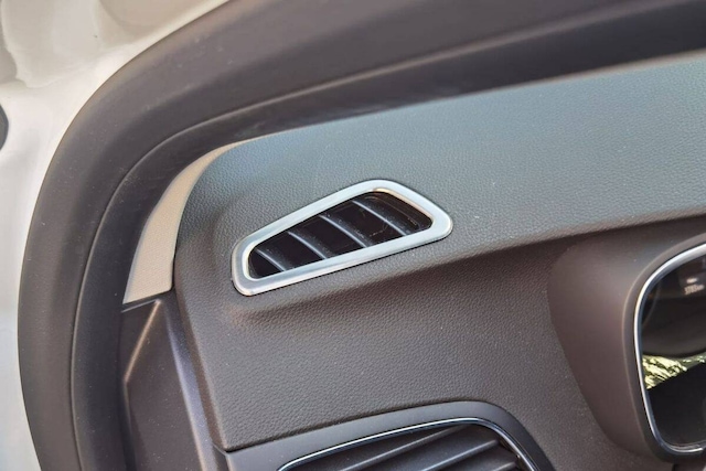 Renault Megane 4 Krom Havalandırma Çerçevesi Üst Konsol 2 Parça T