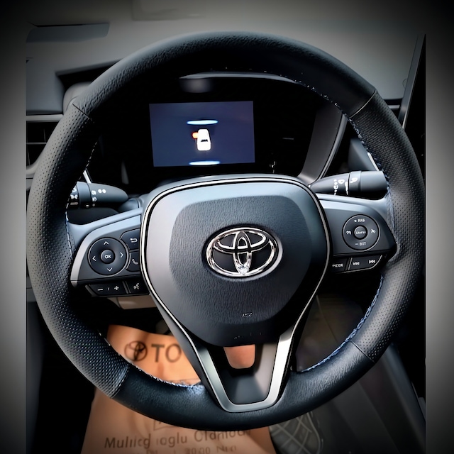 Dikişli Direksiyon Kılıfı Siyah Deri Noktalı Deri Mavi Dikişli Toyota Corolla İçin Mavi