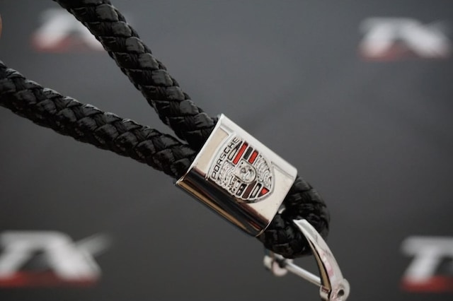 Porsche Logo Stil Hasır Desen Anahtarlık (265483646)