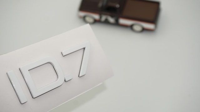 Dk Tuning Vw Volkswagen İd 7 Bagaj Beyaz Yazı Logo Arma Volkswagen