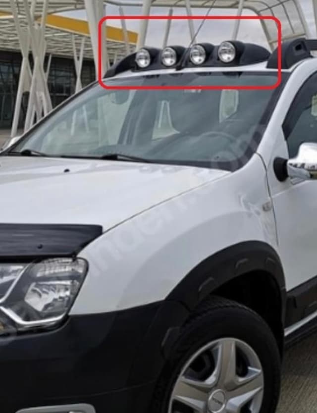 Dacıa Duster Tepe Lamba Parlak Siyah