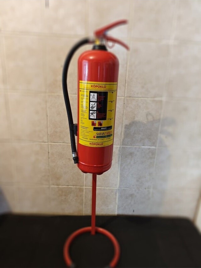 Ayaklı Aparatlı 6 Kg Köpüklü Yangın Söndürme Cihazı 5 Yıl Garantili