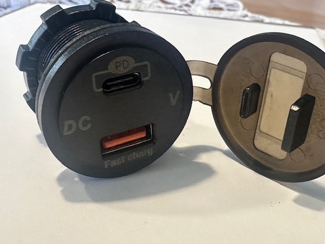 Tekne İçin Dijital Ekranlı Typec Pd Usb Şarj Karavan İçin Pd Usb Typec Şarj Kp-480