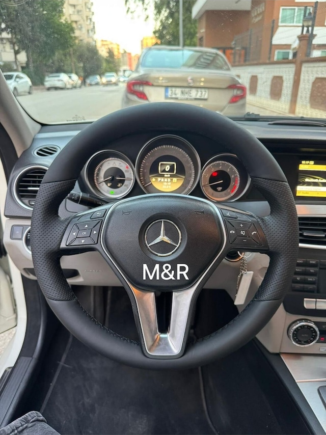Mercedes C200 Kaplama Deri Direksiyon Kılıfı Siyah