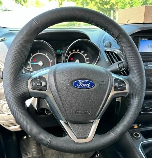 Ford Fiesta Araca Özel Deri Direksiyon Kılıfı-plastik Derisiz Tuş Siyah