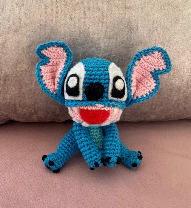 Mini Oturan Stitch Amigurumi Figür 12 Cm 001