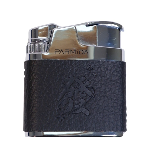 Parmida Tek Torch Pürmüz Japon Yazılı Deri Kaplama Siyah Metal Puro Çakmağı - Tr9229