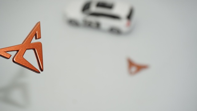 Dk Tuning Cupra Formentor Çamurluk Ve Direk Arma Logo Seat İle Uyumlu Bagaj Arma