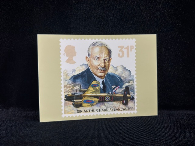 İngiltere 1986 Ww2 Salmon Postcard Sir Arthur Harris Lancaster / Royal Air Force 2. Dünya Savaşı Savaş Uçağı Temalı Kartpostal Teşhir Ürün