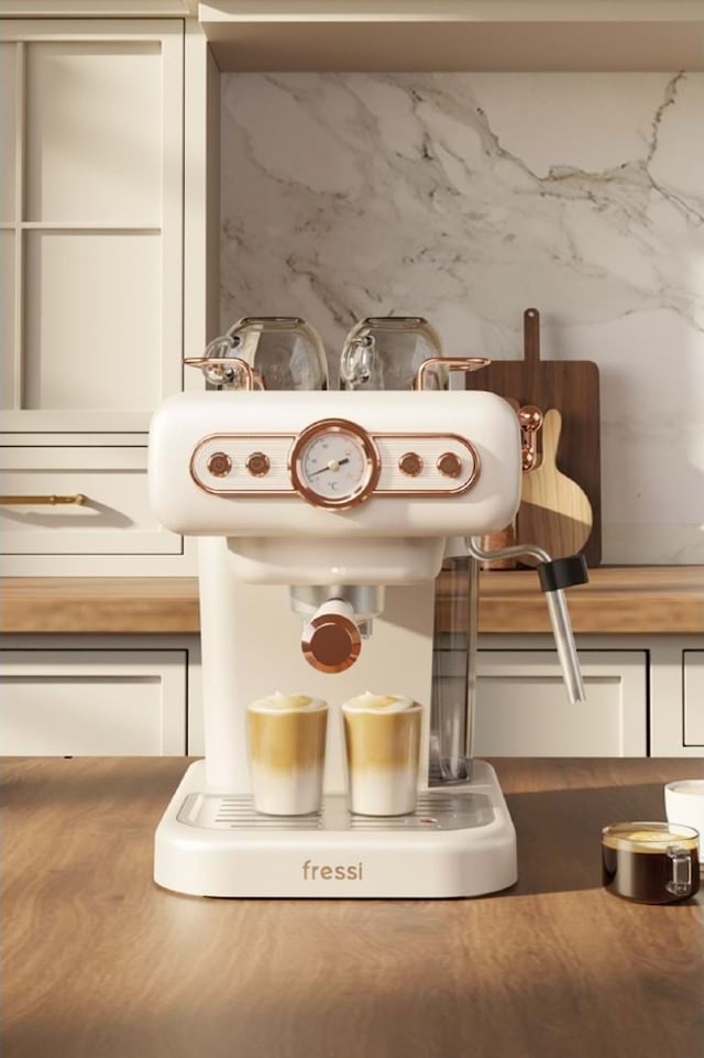 Fressi EM-01 Ristretto Süt Köpürtücülü 20 Bar Basınçlı Espresso Latte Cappuccino Americano Makinesi 1.2 L