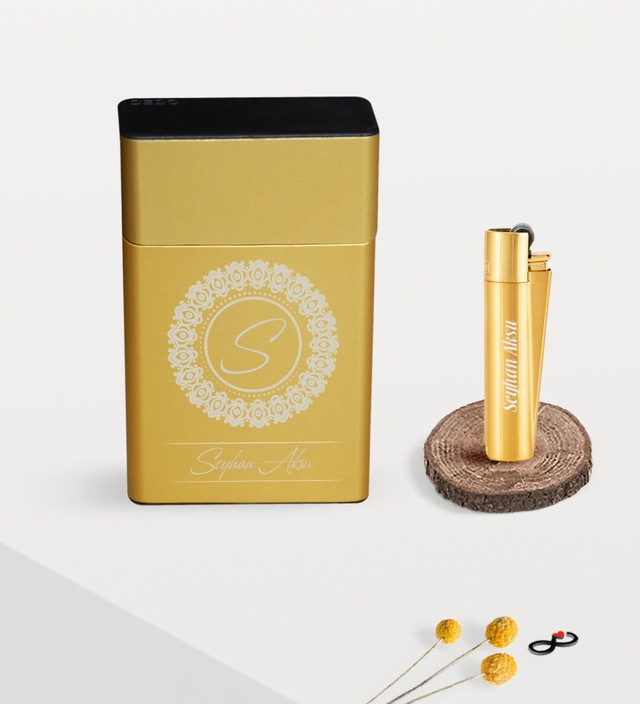 Bk Gift Kişiye Özel İsimli Gold Metal Sigara Tabakası Ve Clipper Çakmak Seti - 2 Siyah