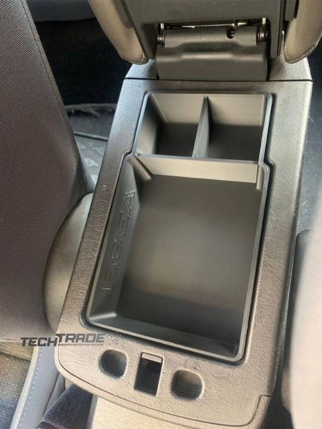 Egea Kolçak Organizer 3 Bölmeli Egea Yazılı Sedan - Hatchback - Stationwagon - Cross