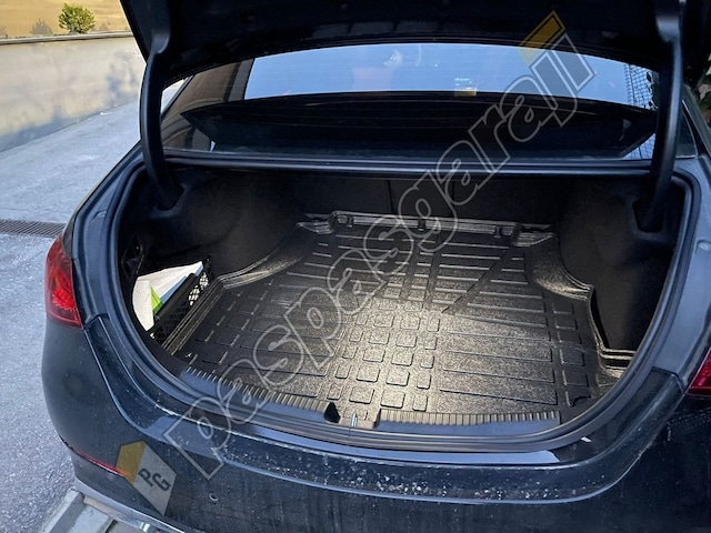 Mercedes C Serisi (W206) Sedan 2021+ Bagaj Havuzu