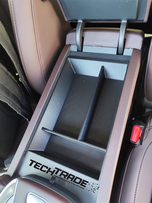 Chery Tiggo 8 Avantgarde-pro Max Kolçak Organizer-3 Bölmeli Yeni Tiggo 8'e Uyumlu Değildir