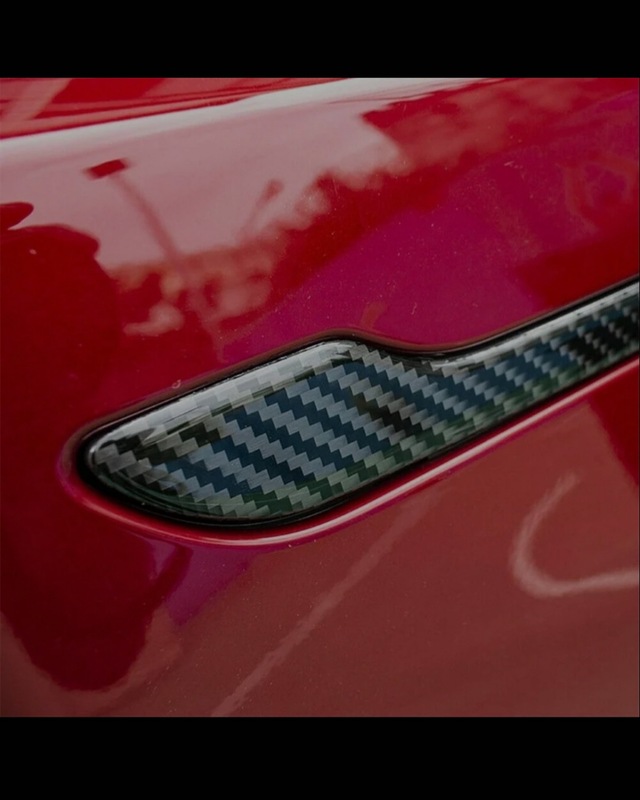 Tesla Juniper Standart 2026+ Uyumlu Kapı Kolu Kaplama Karbon Parlak Karbon Fiber Siyah