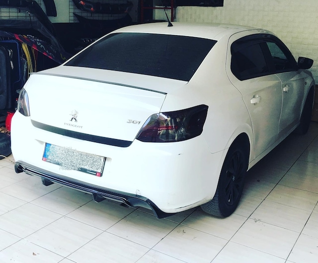 Peugeot 301 Difüzör - Plastik