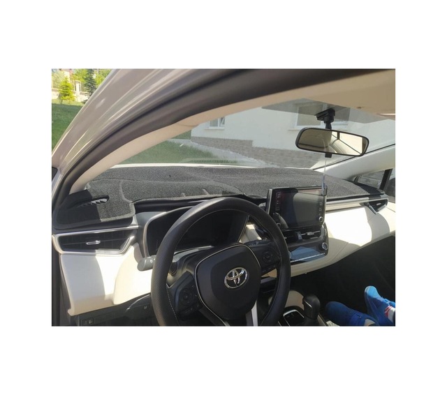 Toyota Corolla 2019-2021 Modellerine Uygun Torpido Koruma Halısı Siyah Kenar Renk Siyah
