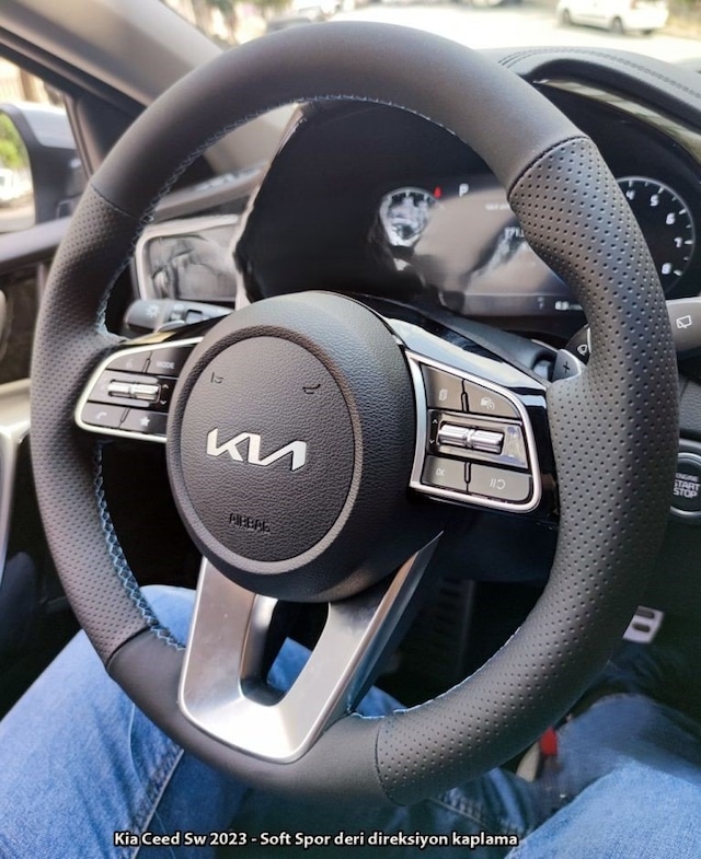 Kia Ceed Sw 2023 Araca Özel Direksiyon Kılıfı Soft Nokta Napa