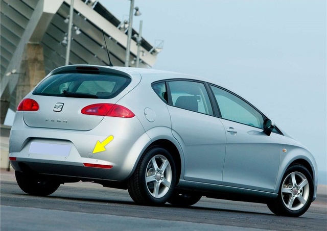 Seat Leon 2 06-09 Arka Tampon Çeki Çekme Demiri Kapağı 1P0807441C