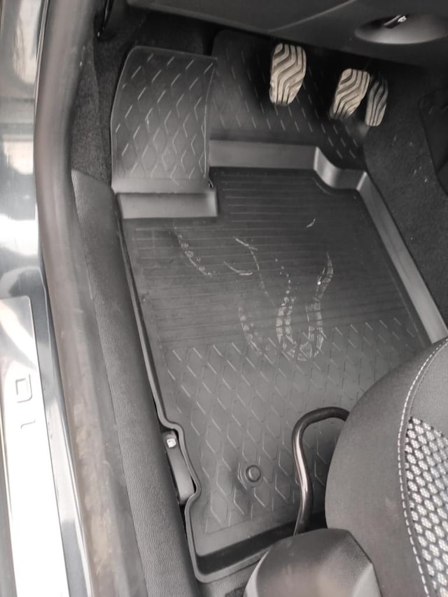 Yeni Dacia Duster Havuzlu Paspas 2018 2019 2020 2021 2022