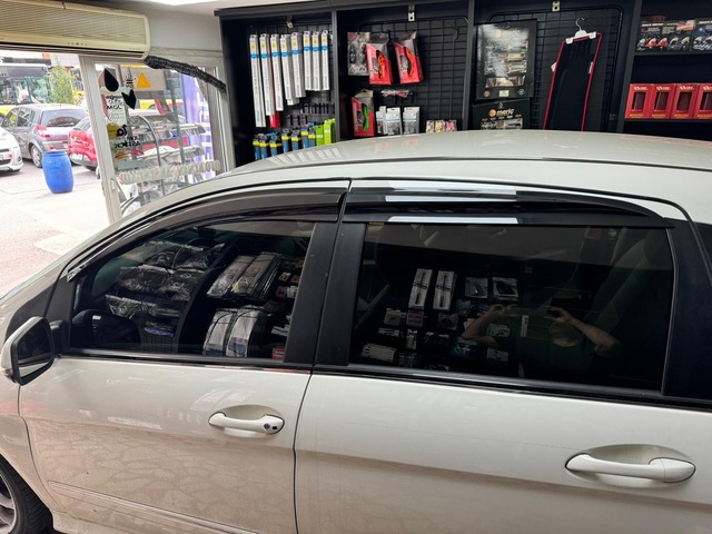 Mercedes B Kasa Cam Rüzgarlık Ön Arka Set 4lü
