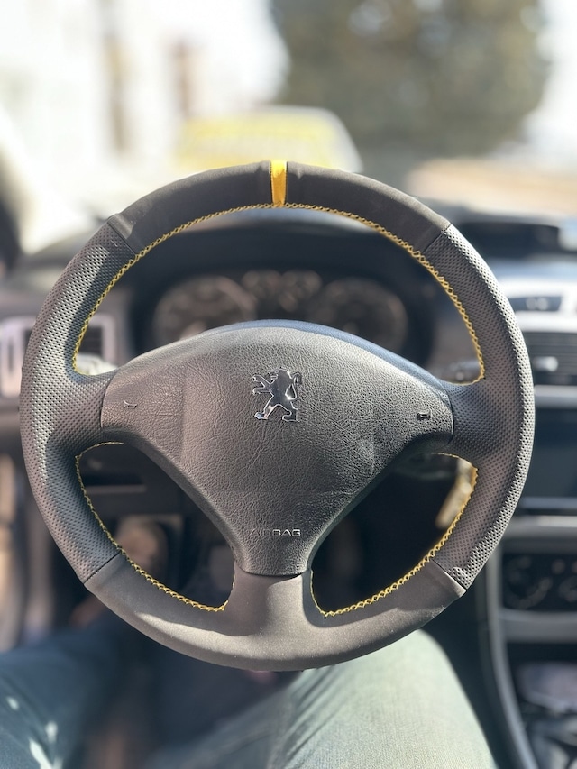 Peugeot 307 Uyumlu Araca Özel Direksiyon Kılıfı Nubuk Nokta Yüzü