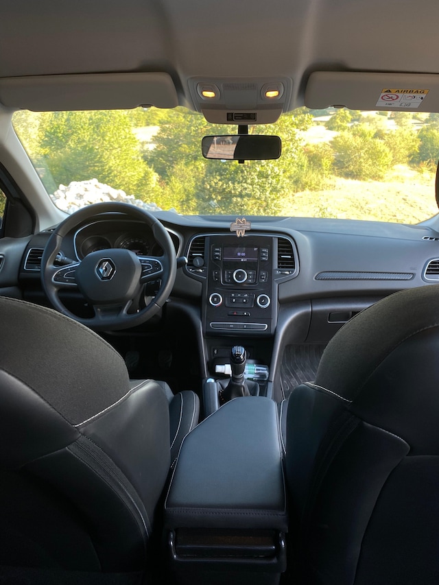 Renault Megane 4 Kasaya Özel Vidasız Delmesiz Kol Dayama Kolç...
