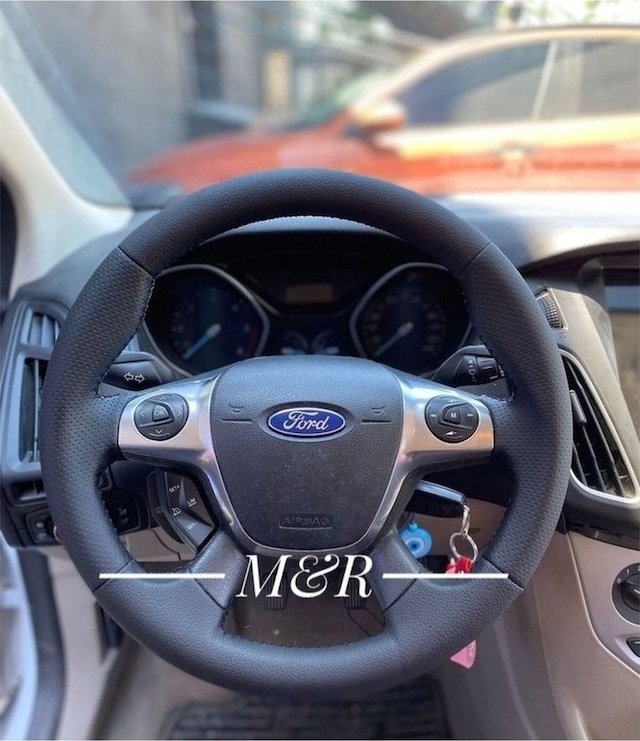 Ford Focus Araca Özel Kaplama Deri Direksiyon Kılıfı