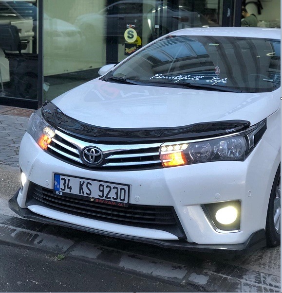 Toyata Corolla Uyumlu Kaput Rüzgarlığı 2013 Sonrası Parlak Siyah